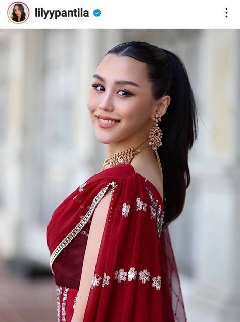ละคร อีสา รวีช่วงโชติ 2556 ในม่านหมอกแห่งกาลเวลา ย้อนรอยไปสู่สยามประเทศยุคต้นรัชกาลที่ 6 ณ ใจกลางวังหลวงอันวิจิตรตระการตา เรื่องราวของหญิงสาวกำพร้าผู้หนึ่งนาม "อีสา" ได้เริ่มต้นขึ้น เธอเติบโตภายใต้ร่มเงาของ"หม่อมเจ้าโชติช่วงระวี" โดยหารู้ไม่ว่าโชคชะตาได้ขีดเขียนเส้นทางอันคดเคี้ยวไว้ให้เธอแล้ว จากหม่อมวัยเยาว์ที่ต้องพลัดพรากจากบุตรในครรภ์ สู่ชีวิตอิสระอันโลดโผนภายใต้ชื่อ "อุษา" นางละครผู้เลอโฉม และเจ้าของไนต์คลับที่มากรัก ทว่าเบื้องหลังความเร่าร้อนนั้น กลับเต็มไปด้วยบาดแผลแห่งหัวใจ โศกนาฏกรรม และสายสัมพันธ์ที่ถูกซ่อนเร้น… เธอจะค้นพบความหมายของชีวิตและความสุขที่แท้จริงได้หรือไม่ ในเมื่อทุกย่างก้าวล้วนถูกพันธนาการด้วยอดีตอันเจ็บปวด 17 15c842f0 8b16 11ec 8bb4 9f8ea3fea836 webp original