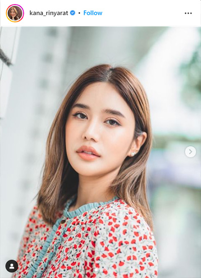 ละคร พริกกับเกลือ 2564 จะมีอะไรเจ็บปวดไปกว่าการถูกคนรักทิ้ง… นอกเสียจากเธอทิ้งเราไปเพื่อเป็น 'แม่เลี้ยง' ของเราเอง! ดิ่ง หอบหัวใจที่แตกสลายกลับมาเมืองไทยเพื่อหนีจากฝันร้าย แต่โชคชะตากลับเล่นตลกส่ง จี๊ด คุณหนูอารมณ์ร้ายเข้ามาพังชีวิตเขาซ้ำสอง ท่ามกลางเกมธุรกิจที่ร้อนระอุและการหักหลังที่ซ่อนอยู่ภายใต้หน้ากากคนใกล้ตัว เมื่ออดีตที่อยากลืมกลับตามมาหลอกหลอน และรักครั้งใหม่ดันก่อตัวขึ้นท่ามกลางศัตรู เขาจะเลือกทางไหน… ระหว่างการแก้แค้นที่รอคอย หรือความรักครั้งใหม่ที่อาจเป็นเพียงภาพลวงตา 5 c4c053b0 957e 11ed 9521 9942b52f2a0b webp original