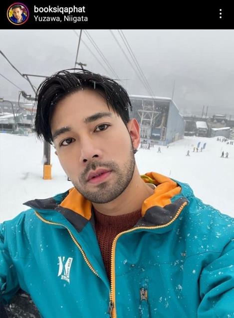 ละคร แมวของเขาและรักของเรา MEO Me & You 2561 "หัวใจของฉันมีพล็อตนิยายรักอยู่เป็นล้าน… เสียอย่างเดียวคือมันไม่เคยเกิดขึ้นจริง" แวน ในวัย 26 ปี กำลังเผชิญกับวิกฤตครั้งใหญ่ เมื่อต้นฉบับรักหวานซึ้งถูกตีกลับเพียงเพราะบก. บอกว่ามัน 'ไร้จิตวิญญาณ' ของคนมีความรัก ก็จะให้ทำยังไงได้ ในเมื่อชีวิตนี้เธอมัวแต่เป็นนางเอกในโลกมโนมาตลอด! เส้นตาย 1 ปีที่ขอครอบครัวมาพิสูจน์ตัวเองเริ่มต้นขึ้นพร้อมกับความเหงาในคอนโดกว้าง แต่ใครจะรู้ว่า 'กามเทพ' ของเธอจะมาในรูปแบบของแมวหลงทางหนึ่งตัว ที่ดันนำพาผู้ชายอีก 5 สไตล์เข้ามาป่วนหัวใจจนปั่นป่วน งานนี้บทเรียนรักนอกตำรากำลังจะเริ่มขึ้น และดูเหมือนว่าหัวใจเจ้ากรรมดันเริ่มอยากจะเขียนบทให้ตัวเองจริงๆ เสียที 8 1128b860 b36a 11ed b1d0 2f8499e1feef webp original