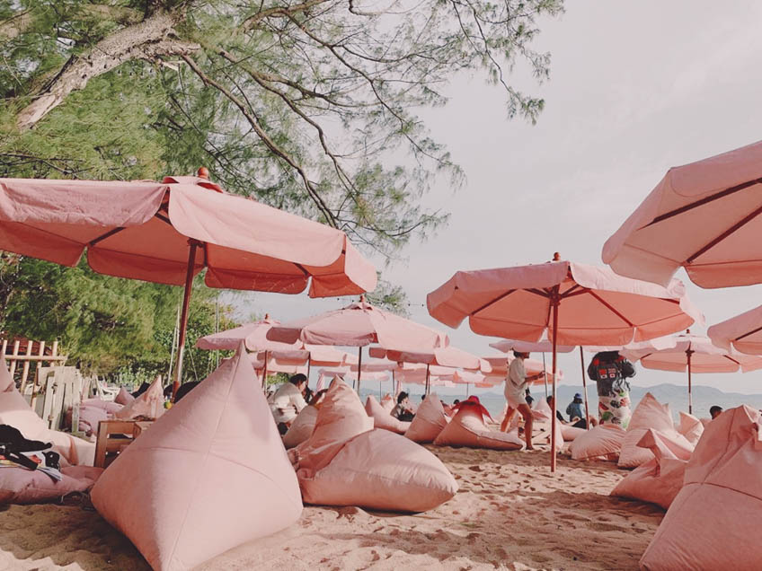 Tutu beach คาเฟ่ ริมทะเล พัทยา