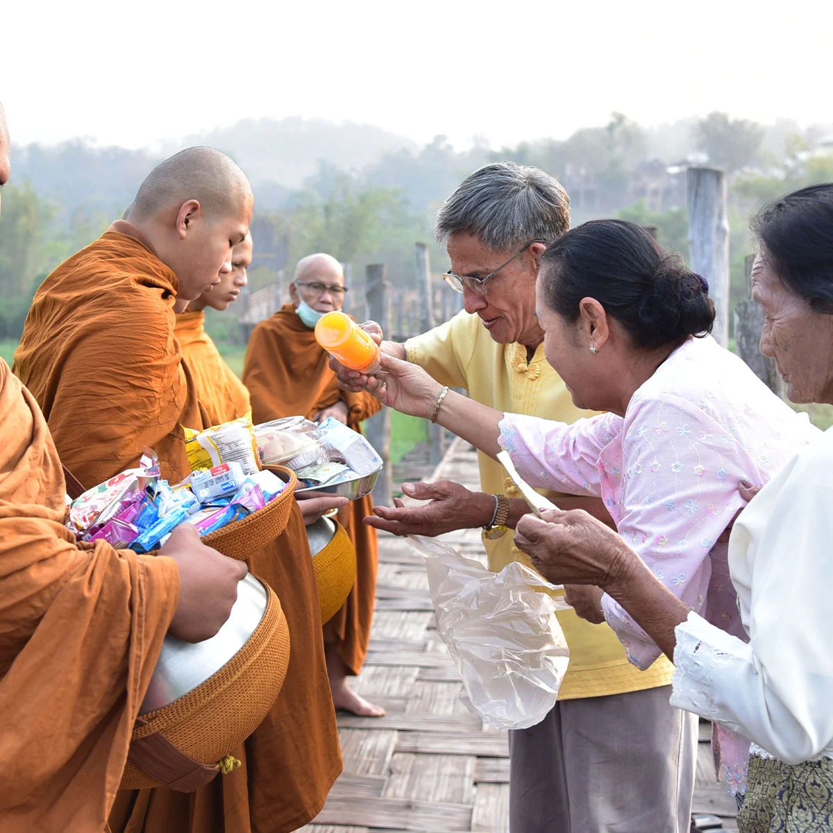 ทำบุญต้นปี ถวายอะไรดี ให้ชีวิตราบรื่น สมปรารถนาตลอดปี ?