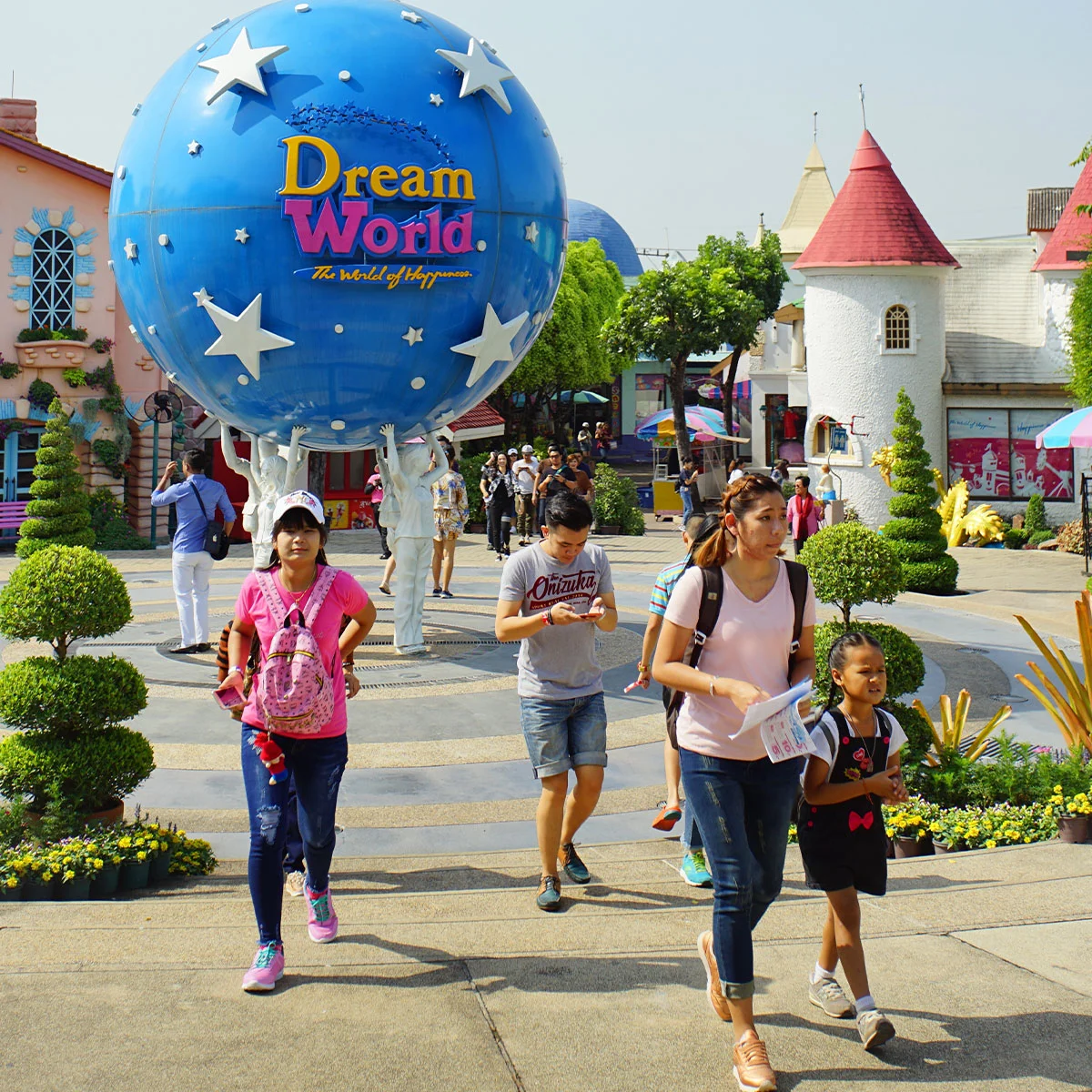 เพื่อนๆ อยากเล่นเครื่องเล่นใดแบบจุใจไม่จำกัดรอบ?