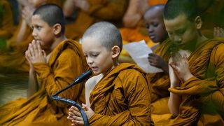 สามเณร เจเด็น บรรยายธรรม - สามเณรปลูกปัญญาธรรม นานาชาติ