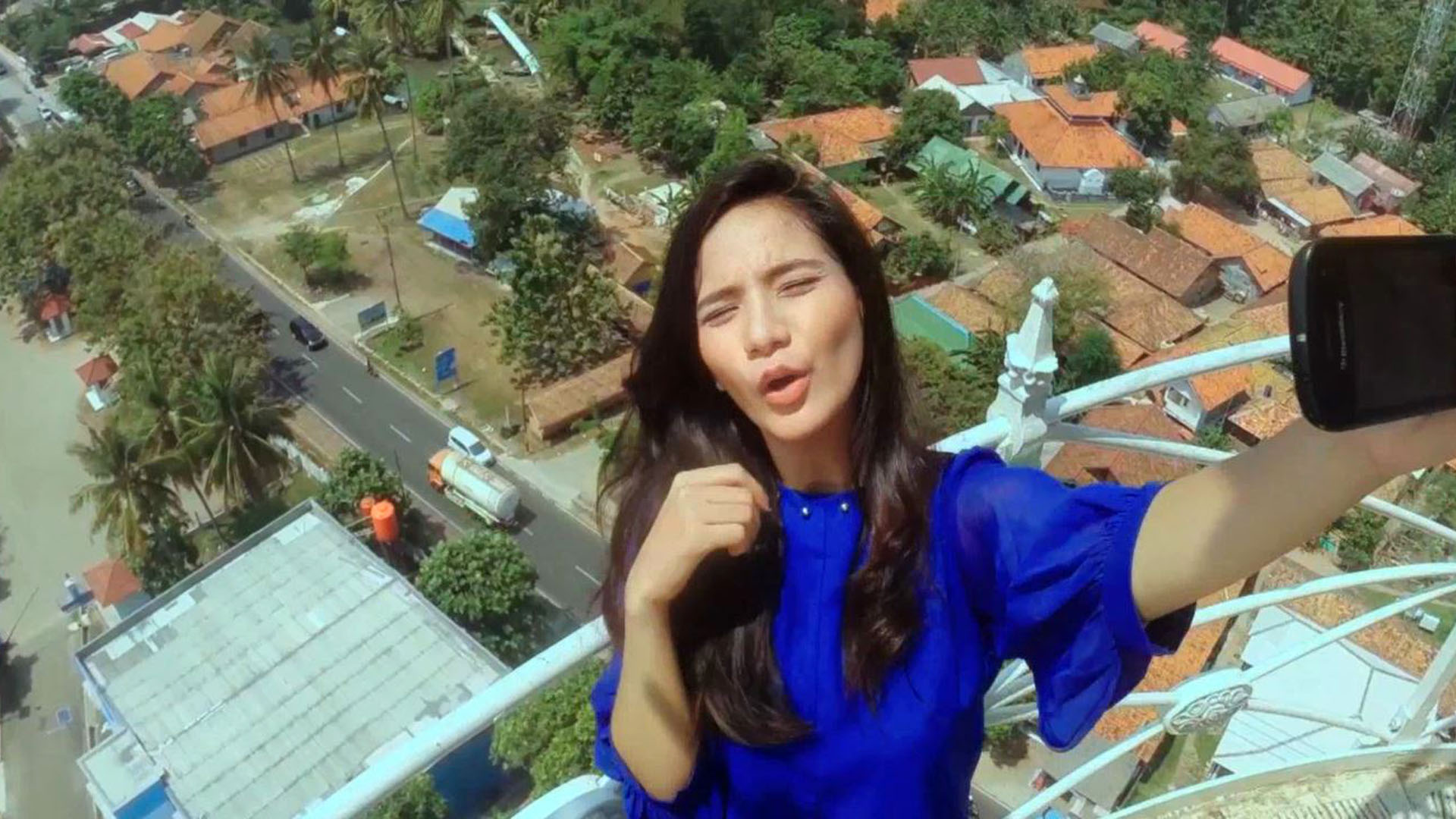5 Pelajaran Selfie Berujung Maut Helsie Di Hantu Juga Selfie Trueid 