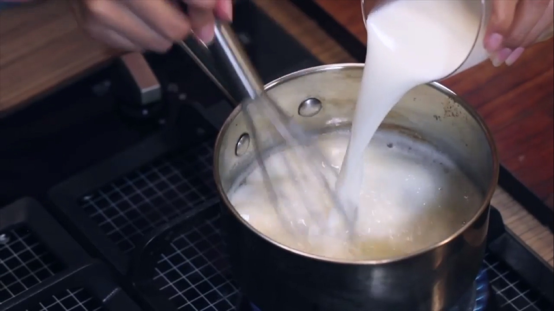 Cara Membuat Foam Susu yang Bagus