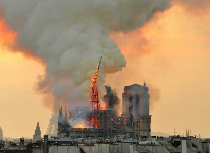 รีวิวหนัง Notre-Dame On Fire ภารกิจกล้า ฝ่าไฟนอเทรอดาม