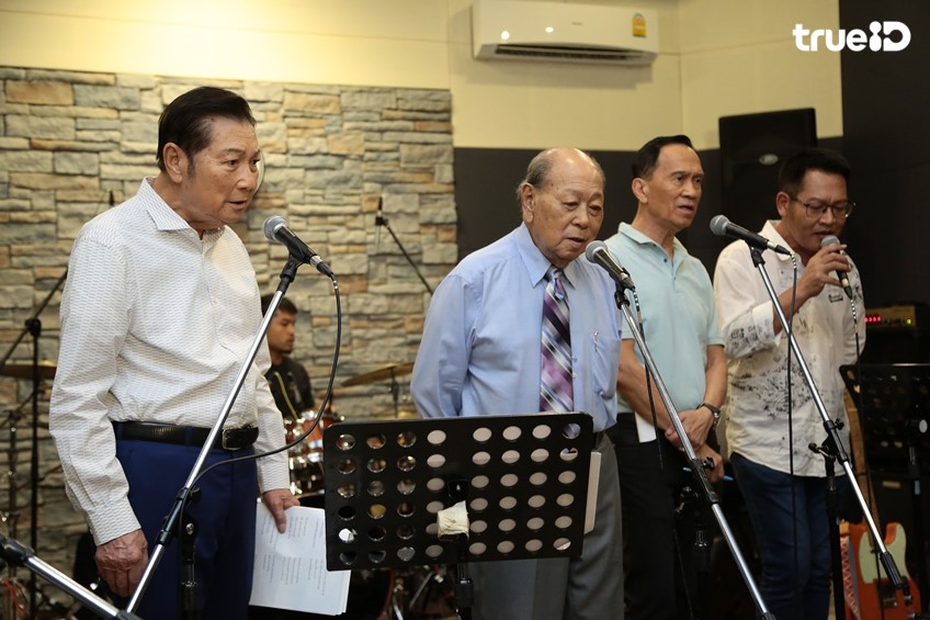 Master of Voices opens a concert hall for legendary music lovers.