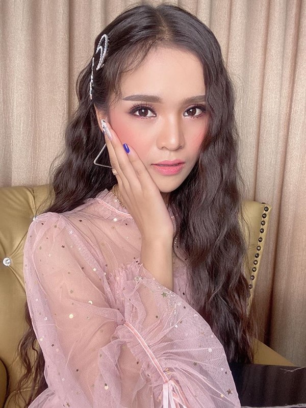 เป็นตาฮักปานนี้!! อาม ชุติมา นักร้องลูกทุ่งอินดี้มาแรง ลุคนี้ สวยหวาน ปานน้ำผึ้ง