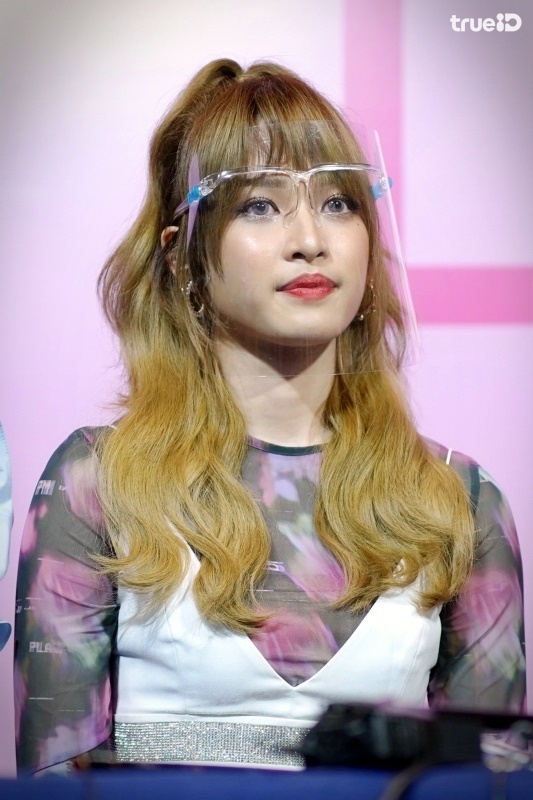 6 สาว LYRA ช่วงสัมภาษณ์