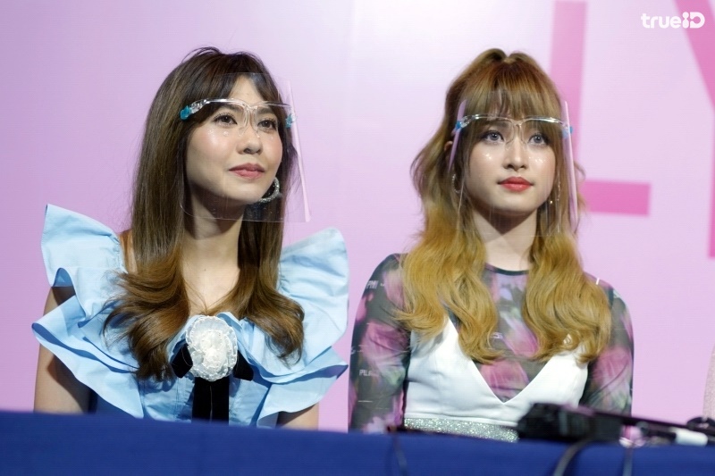 6 สาว LYRA ช่วงสัมภาษณ์