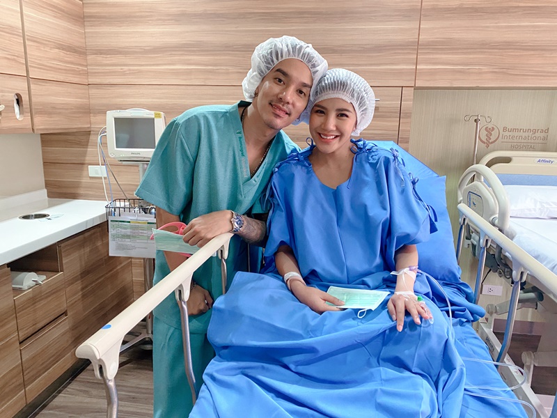 9 เดือนที่รอคอย! ใบเตย อาร์สยาม คลอดแล้ว น้องเวทมนต์ ลูกสาวคนสวย พ่อแมน แม่ใบเตย