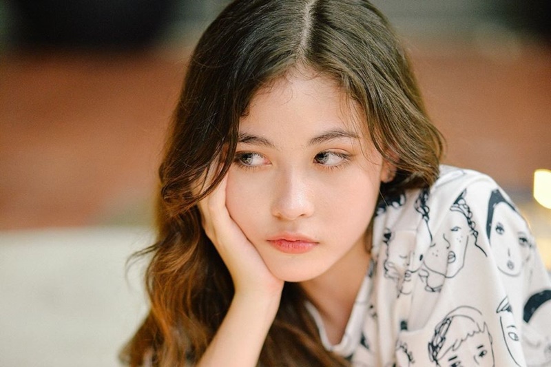 นิกี้ BNK48 โพสต์ท่าสวย