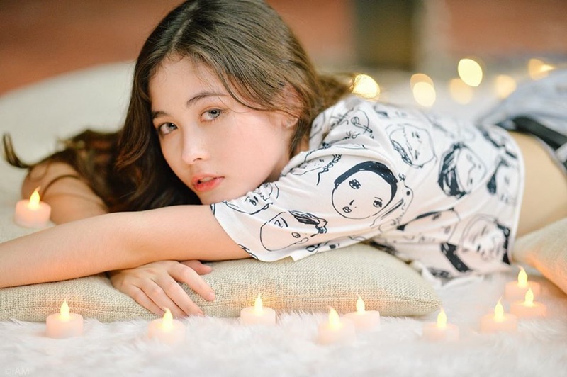 นิกี้ BNK48 โพสต์ท่าสวย