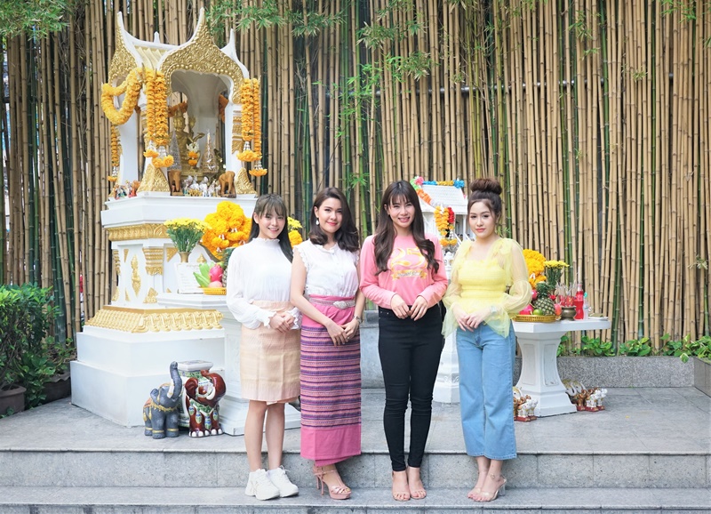 แกรมมี่ โกลด์ ทำบุญ ครบรอบ 25 ปี ศิลปินเข้าร่วมคับคั่ง