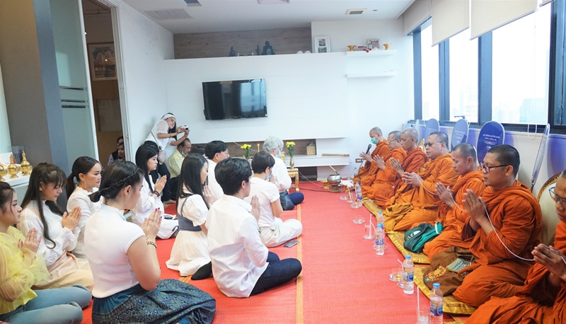 แกรมมี่ โกลด์ ทำบุญ ครบรอบ 25 ปี ศิลปินเข้าร่วมคับคั่ง