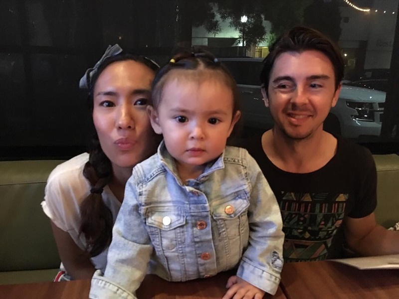 เปิดชีวิต เด็บบี้ บาซู ตัวแม่สายแดนซ์แห่งยุค 90  กับบทบาทการเป็นคุณแม่ลูกหนึ่งหุ่นแซ่บ