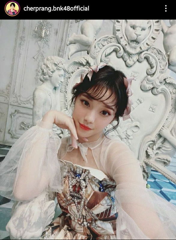 ปังปุริเย่! เฌอปราง อารีย์กุล กัปตันวง BNK48 กับลุคหวานละมุนมัดใจเหล่าแมว