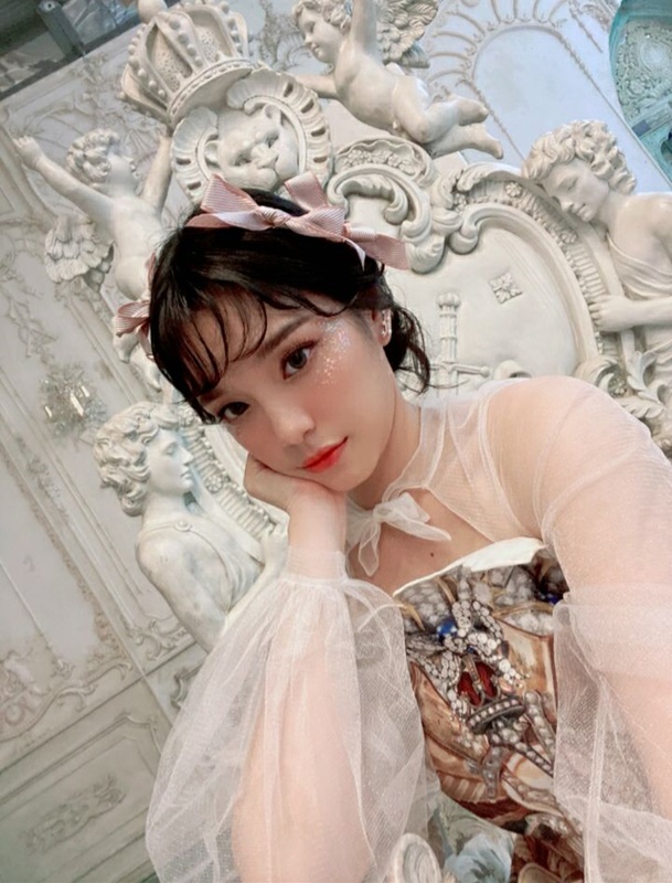 ปังปุริเย่! เฌอปราง อารีย์กุล กัปตันวง BNK48 กับลุคหวานละมุน มัดใจเหล่าแมว