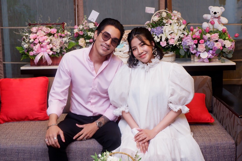 คุณพ่อสายมู! ดีเจแมน ควง ใบเตย อาร์สยาม เปิดตัวลูกสาว น้องเวทย์มน ครั้งแรก (มีคลิป)