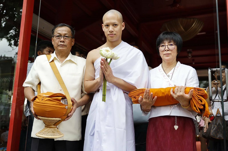 อนุโมทนา ปอ อรรณพ เข้าพิธีอุปสมบท ฉายา เขมสุทธิโก บวชเรียนเป็นเวลา 15 วัน