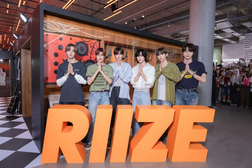 RIIZE POP UP 購入特典 コンプ タイ バンコク RIIZE POP UP 購入特典 コンプ タイ バンコク RIIZE POP UP 購入