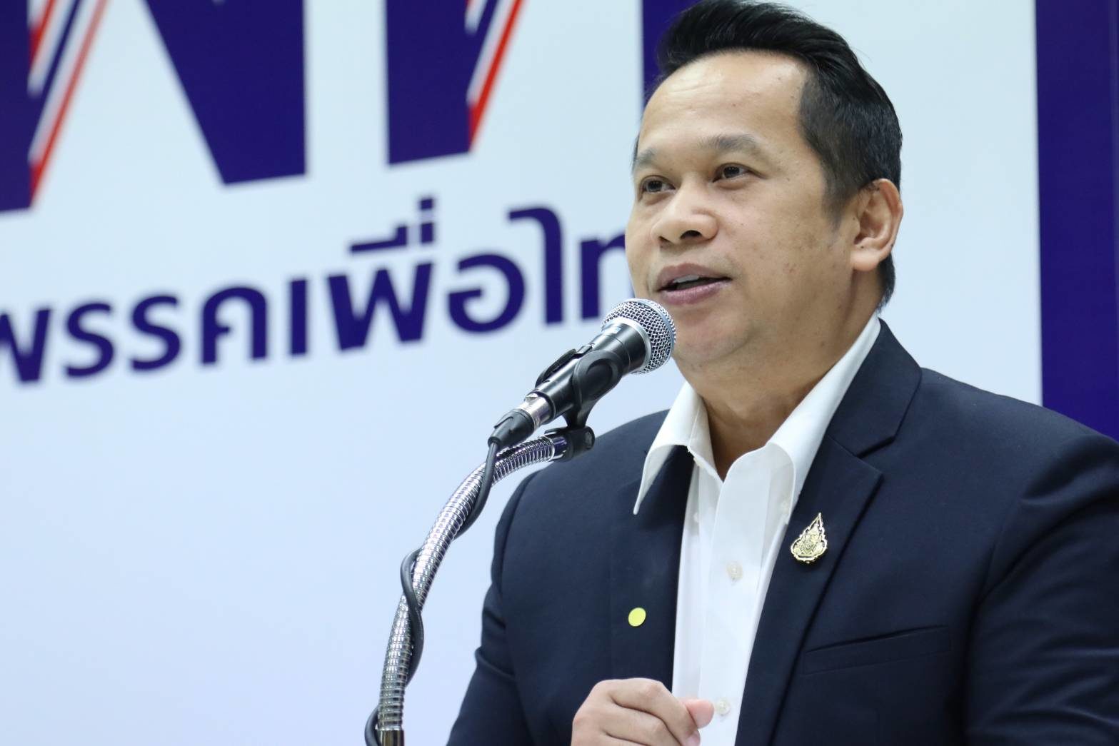 “เพื่อไทย” แนะรัฐฝ่อนปรนมาตรการเคอร์ฟิว ให้กิจกรรมเศรษฐกิจบางอย่างเดินหน้าได้