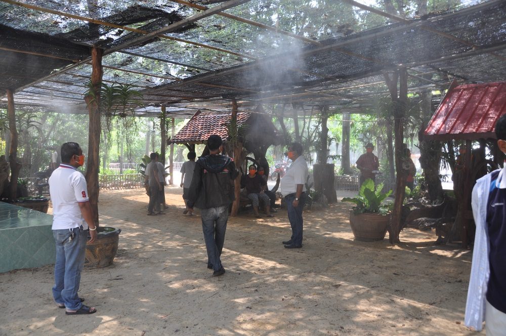 วัดดังโคราชผลิตเครื่องพ่นละอองน้ำมนต์ผสมยาฆ่าเชื้อโควิด-19 เปิดธรรมเทศนาสร้างขวัญกำลังใจฝ่าวิกฤต