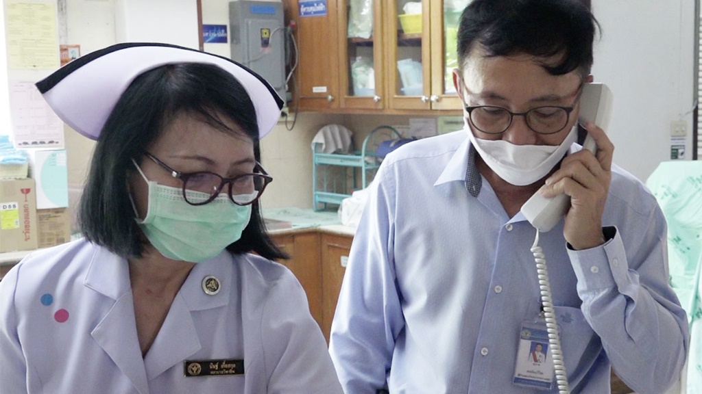 หมอโทรสอบถามอาการ ผู้ป่วยโควิด