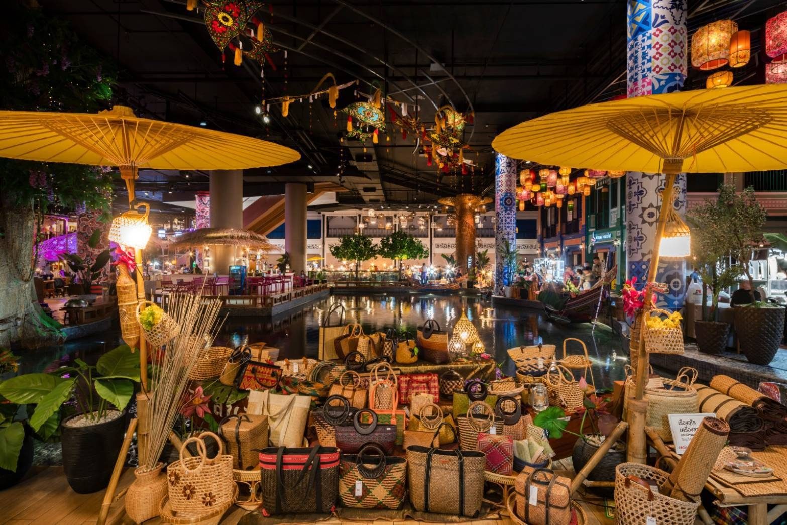 'ไทยช่วยไทย' สยามพิวรรธน์ เปิดพื้นที่ 'ตลาดฟื้นใจ' พ่อค้าแม่ค้าขายของได้ฟรี!!