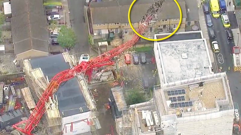 ลอนดอนผงะ “เครนก่อสร้าง” 20 เมตร ถล่มทะลุหลังคาบ้าน-คร่าหญิงชะตาขาดคาที่ (คลิป)
