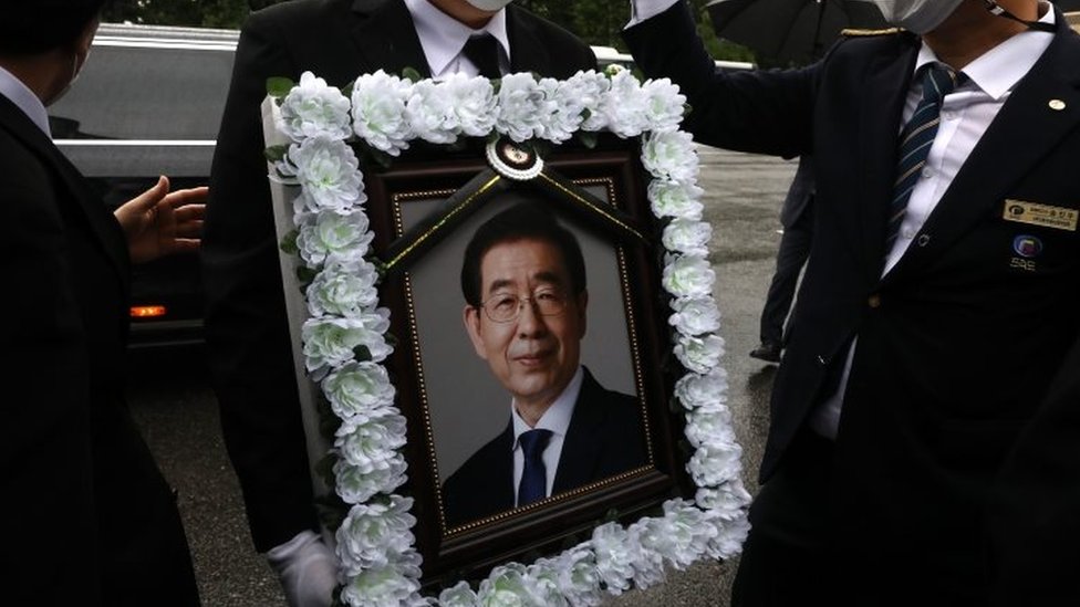 คนเกาหลีใต้กว่า 5 แสนเข้าชื่อให้ระงับพิธีศพนายกฯกรุงโซลหลังถูกร้องล่วงละเมิดทางเพศ