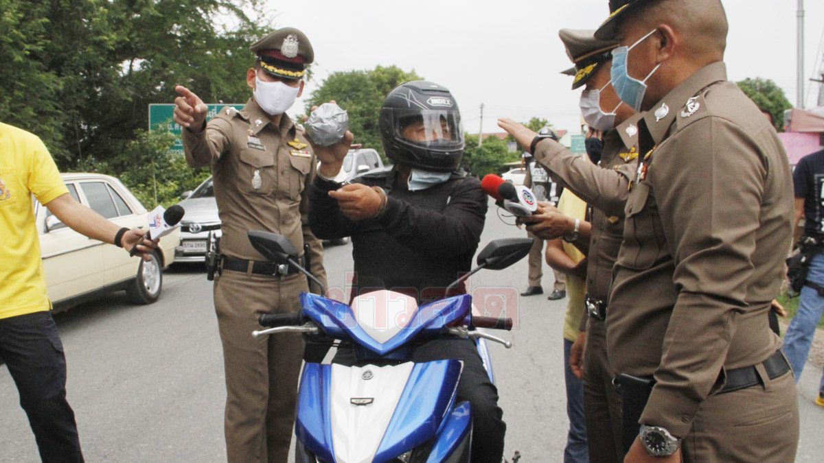 จับหนุ่มแค้นมั่ว ปาหินใส่รถ 4 คัน เจอข้อหาพยายามฆ่า แฉติดคุกมา 6 ครั้ง