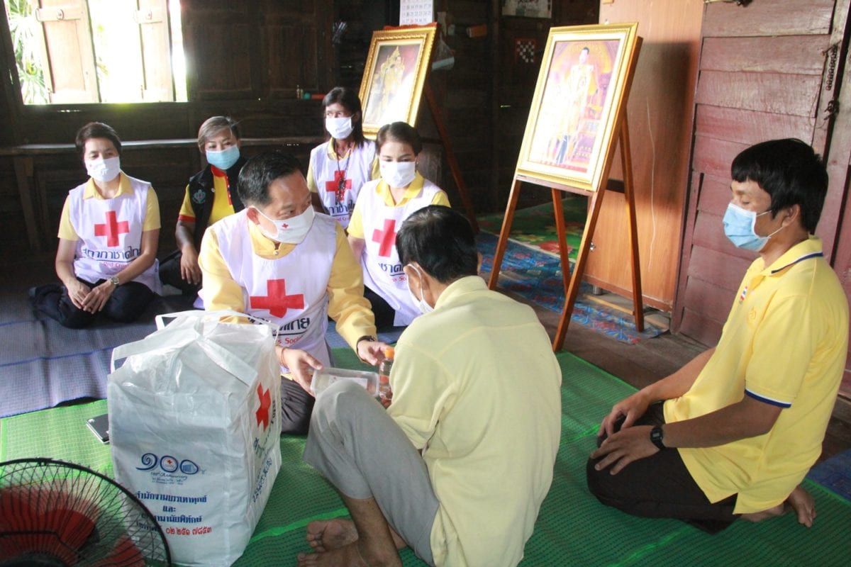 จังหวัดเชียงรายร่วมกับสภากาชาดไทย จัดตั้งครัวพระราชทาน อุปนายิกาผู้อำนวยการสภากาชาดไทย ช่วยเหลือผู้ประสบภัยโควิด 2019