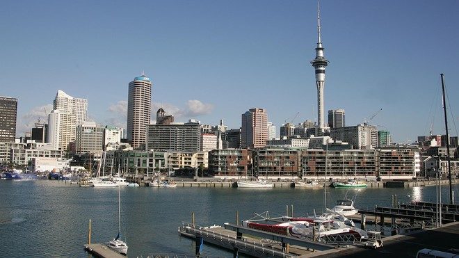 โควิด: นิวซีแลนด์หวนล็อกดาวน์โอ๊กแลนด์ หลังพบผู้ติดเชื้อครั้งแรกในรอบ 102 วัน