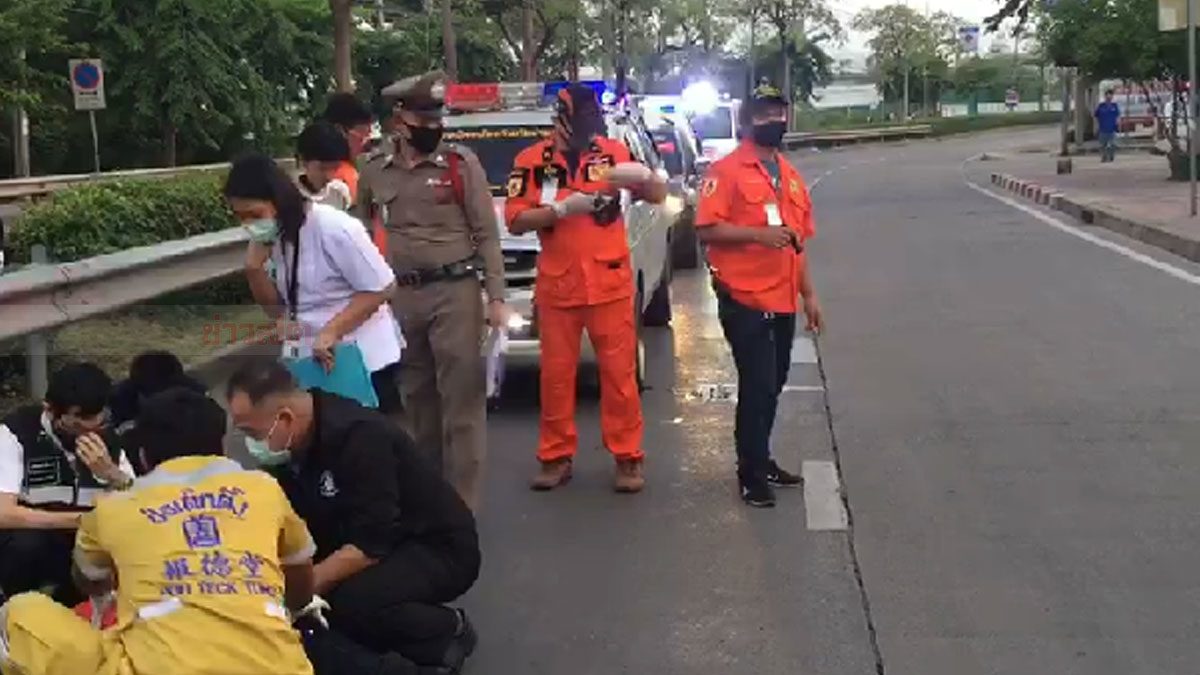 หนุ่มช้ำรัก ชวนรุ่นน้องตระเวนดื่ม เมาแหกโค้ง หน้าฟาดเหล็กกั้นเกาะกลาง ดับสลด