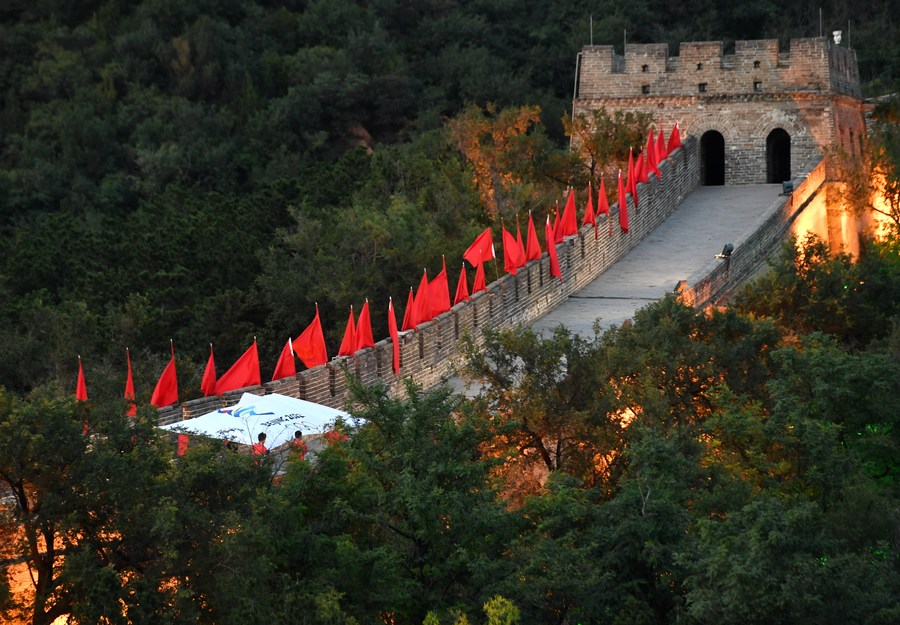 จีนจัดกิจกรรมบนกำแพงเมืองจีน นับถอยหลัง 500 วัน โอลิมปิก ฤดูหนาว 2022