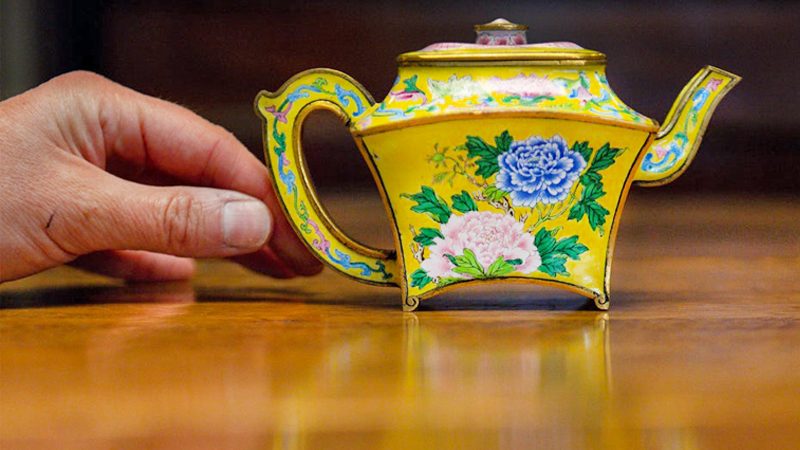 ลุงค้นเจอ “กาน้ำชา” ช่วงล็อกดาวน์ ตะลึงจากสมัยเฉียนหลง-เคาะขาย 15 ล้าน!