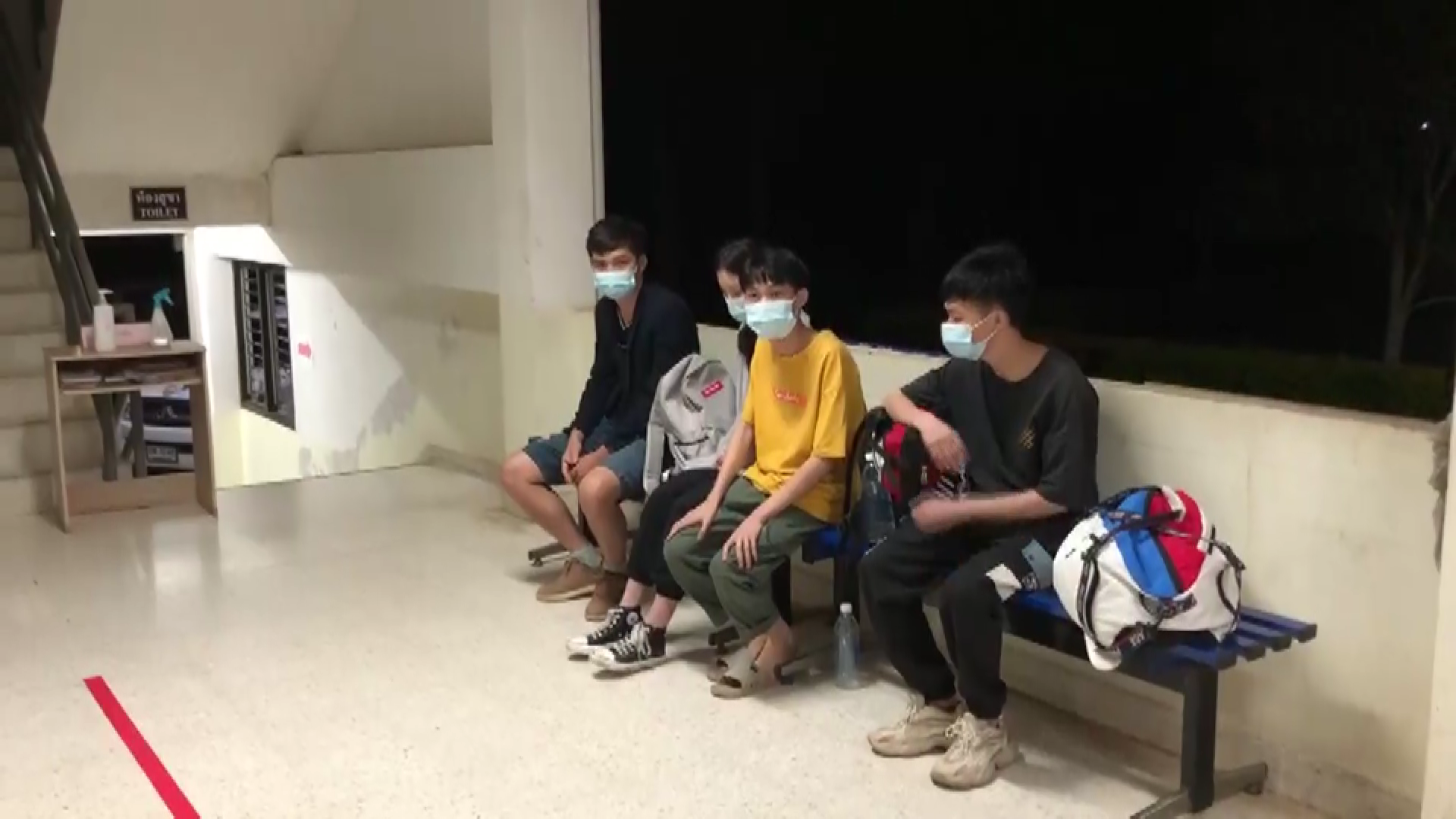 จับ 4 คนจีนลักลอบข้ามชายแดนแม่สาย