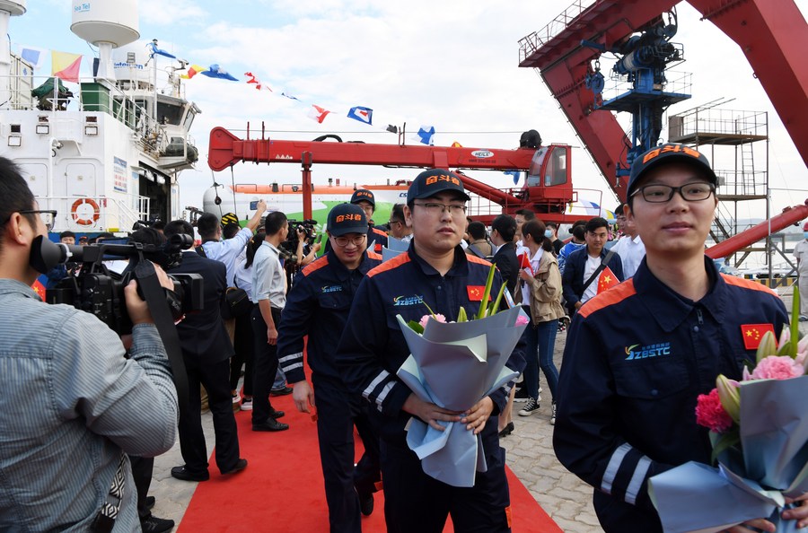 'เรือดำน้ำลึก' สัญชาติจีนคืนฝั่ง หลังเสร็จสิ้นปฏิบัติการบุกร่องลึกแปซิฟิก