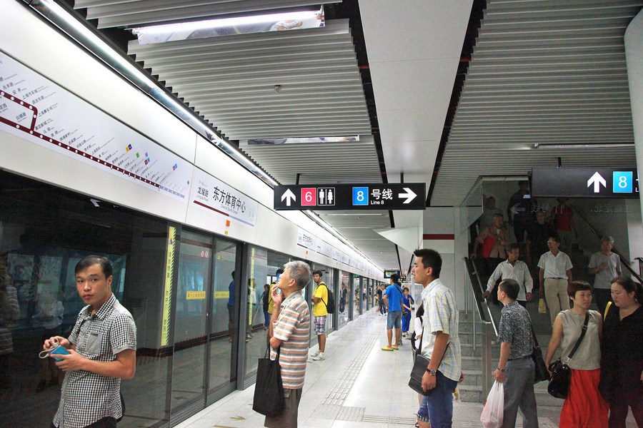 ไม่ลำบากหูผู้อื่น เซี่ยงไฮ้สั่งแบน 'เปิดลำโพงมือถือ' บนรถไฟใต้ดิน