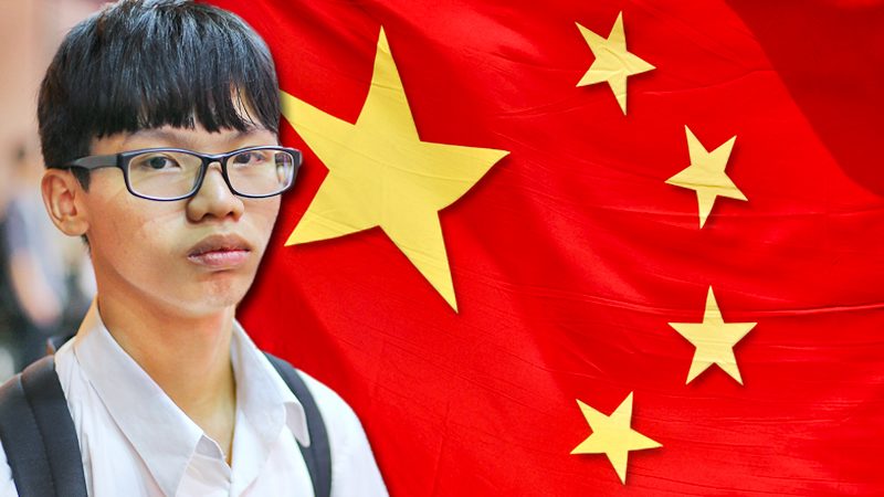 ฮ่องกงพิพากษาโจ๋นักเคลื่อนไหว ผิดจริงคดี “หมิ่นธงชาติจีน” ส่อคุก 3 ปี!