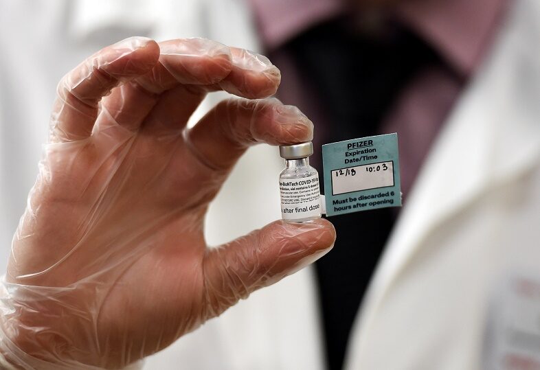 เอฟดีเอเผยมี 5 คน แพ้วัคซีนโควิดของไฟเซอร์/ไบโอเอ็นเทค ชี้สาเหตุอาจมาจากสารโพลีเอธิลีน ไกลคอล