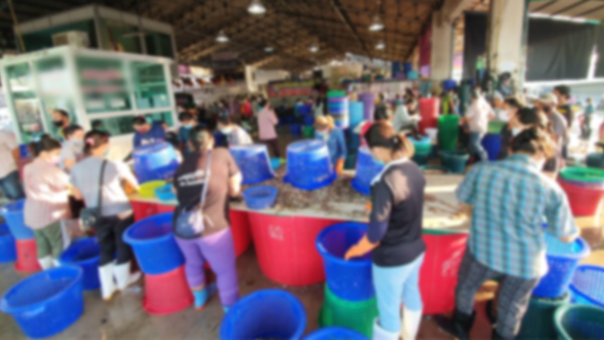 พิษโควิดระบาดรอบใหม่! ผู้ค้าอาหารทะเลสมุทรสาครทำใจ ขาดรายได้ช่วงปีใหม่