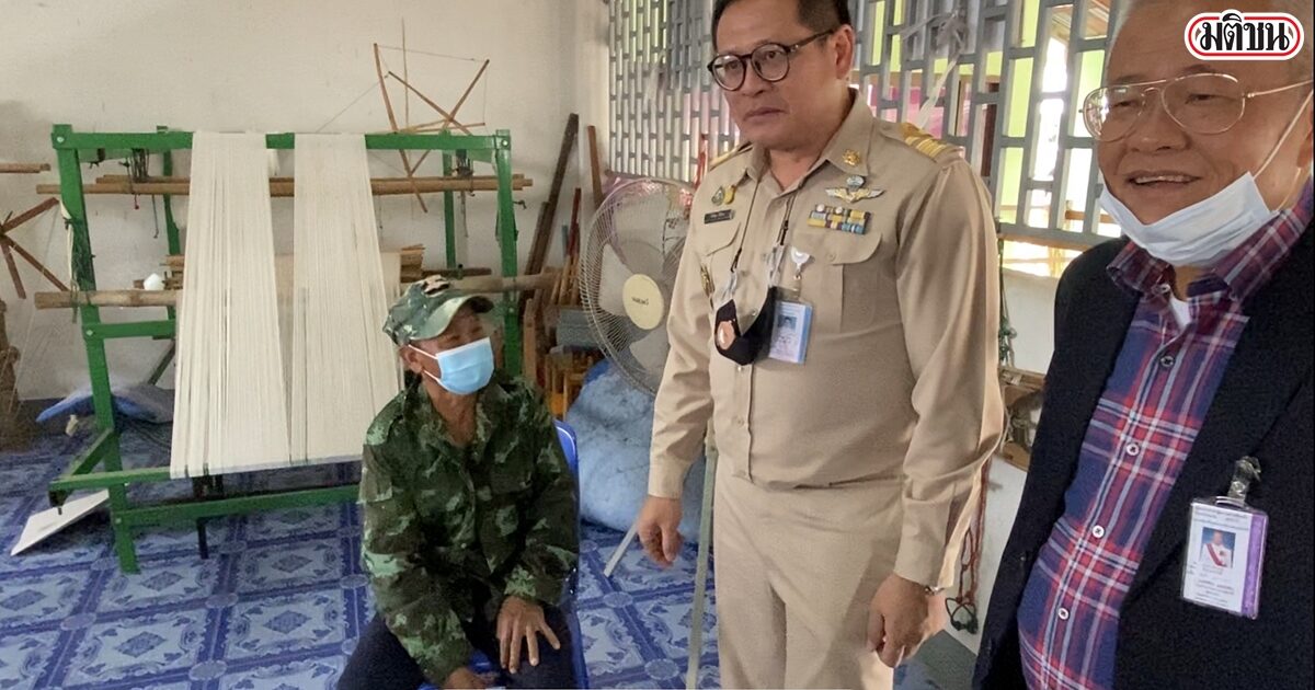 หนุ่มใหญ่อุดร ฉีกบัตรเลือกตั้งอบจ. ลั่น "ไม่เลือกใคร ไม่มีใครดีซักคน"