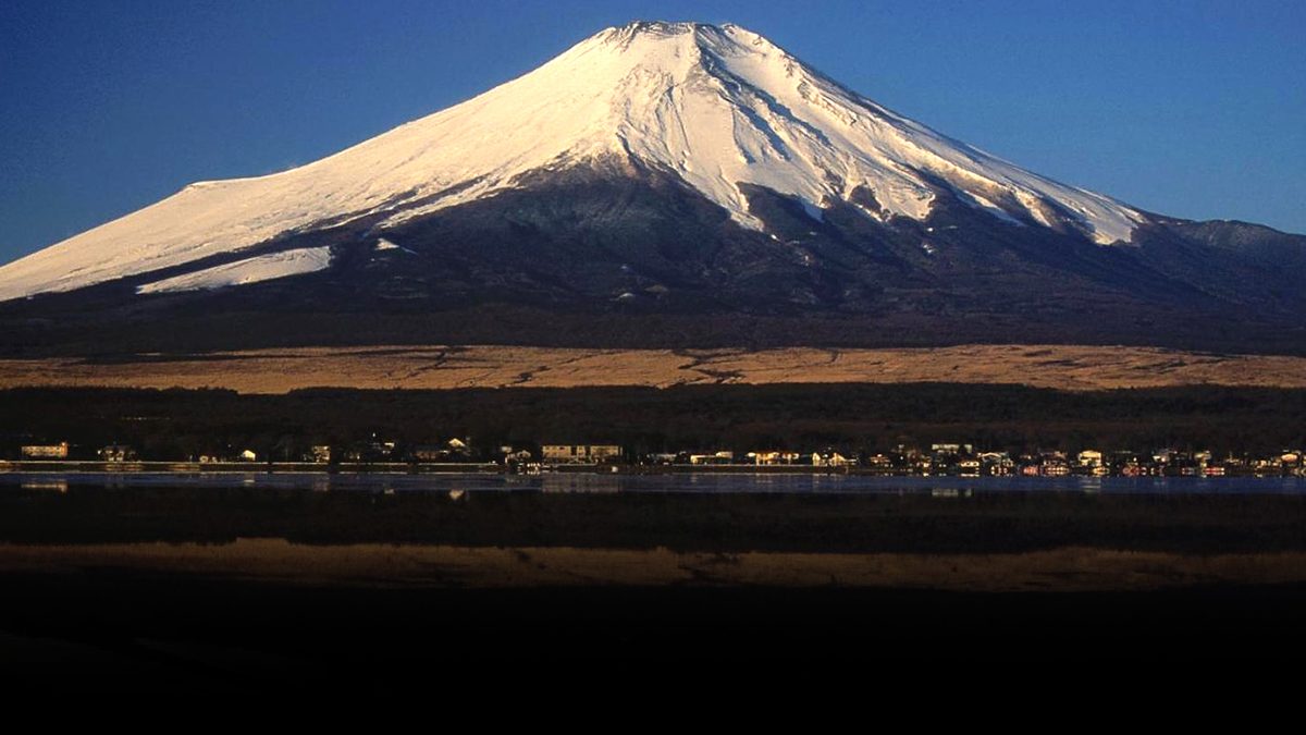 ญี่ปุ่น งง ภูเขาไฟฟูจิแปลก ไม่มีหิมะในฤดูหนาว หวั่นปะทุ นักวิทย์โร่แถลงไข