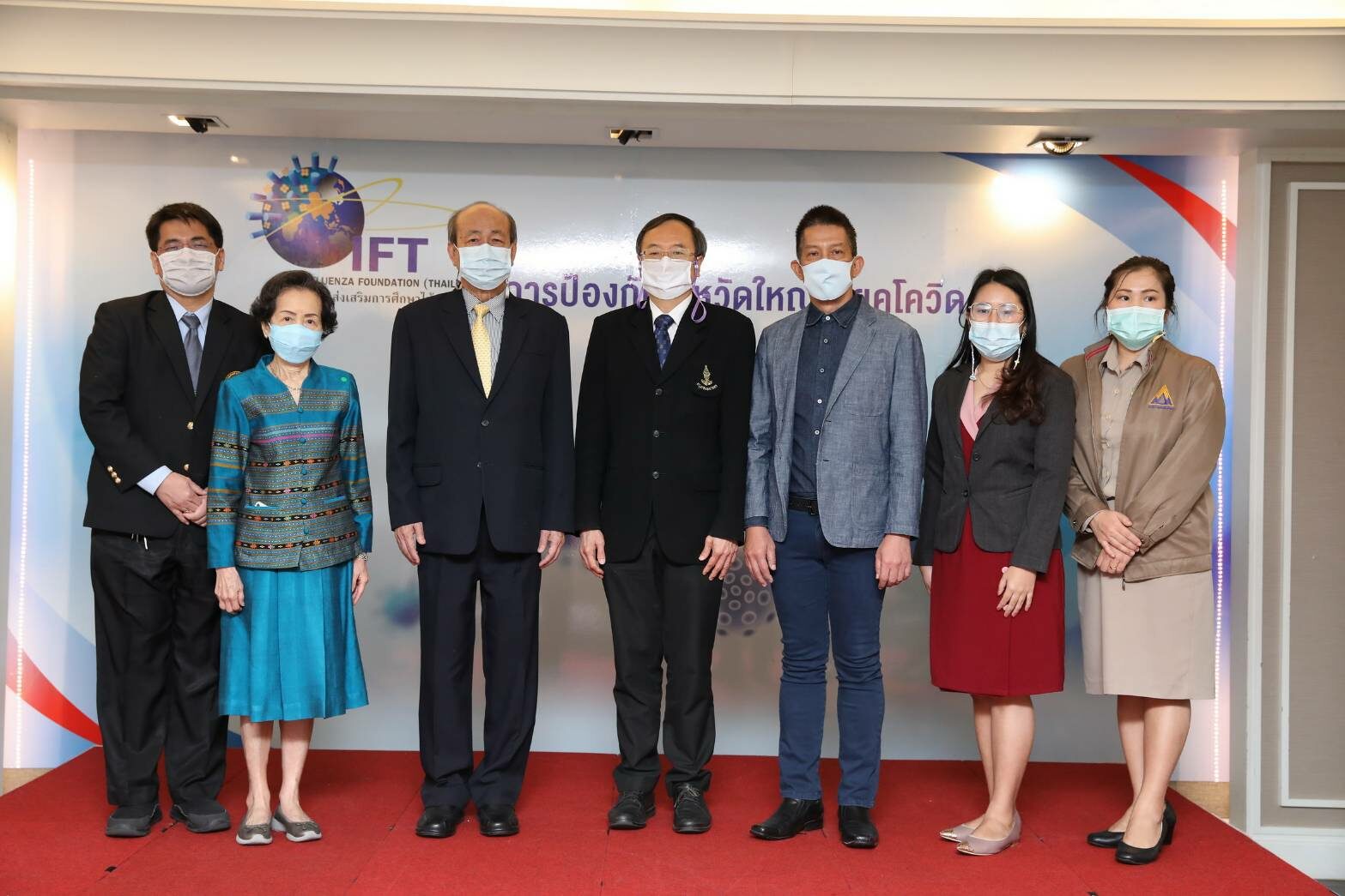 แพทย์ไทยเตือนประชาชนให้ความสำคัญในการป้องกันไข้หวัดใหญ่ช่วงโควิด-19