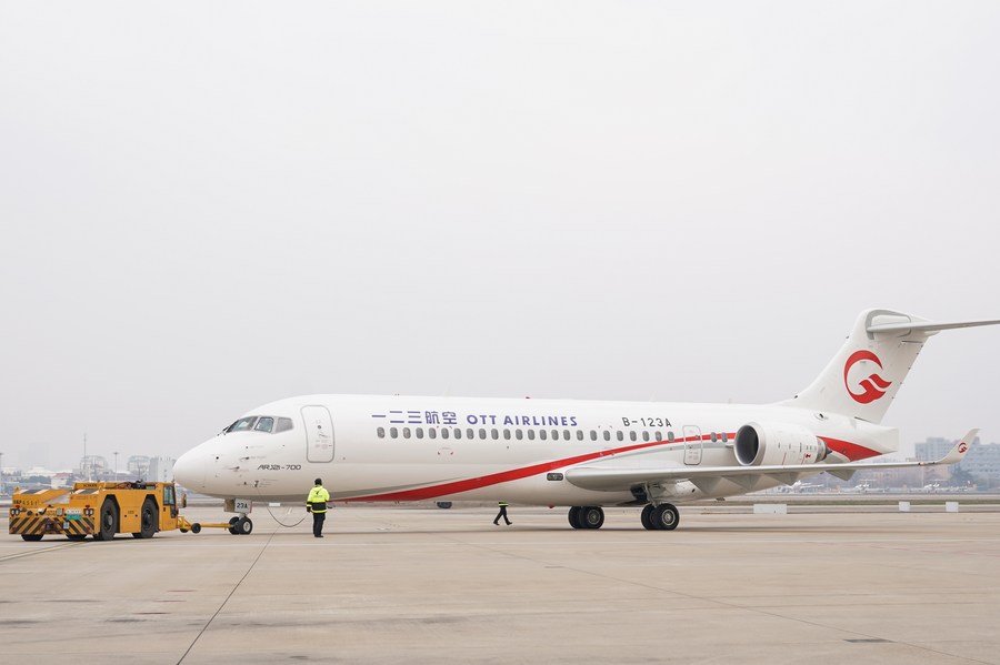 ส่อง 'เออาร์เจ21' เครื่องบินเทอร์โบแฟนรุ่นแรกของจีน
