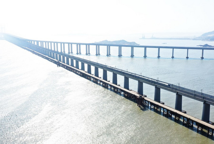 ฝูเจี้ยนเปิดสัญจร 'สะพานถนน-ทางรถไฟข้ามทะเล' แห่งแรกในจีน