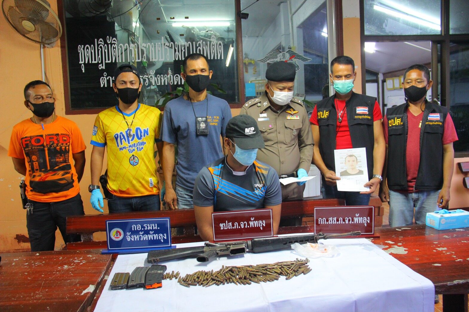 ตร.พัทลุง จับ "ตาล วังปริง" ซุกยาบ้า-ปืนเอ็ม 16 และเครื่องกระสุนอีกเพียบ