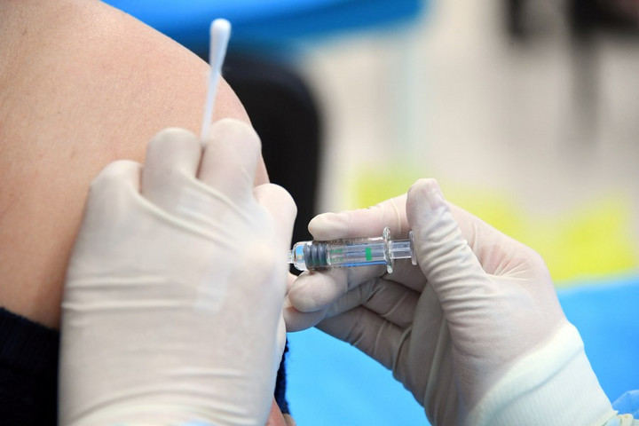 จีนจ่อขยาย กลุ่มเป้าหมายรับวัคซีนโควิด-19 ครอบคลุมคนอายุ 60 ขึ้นปี